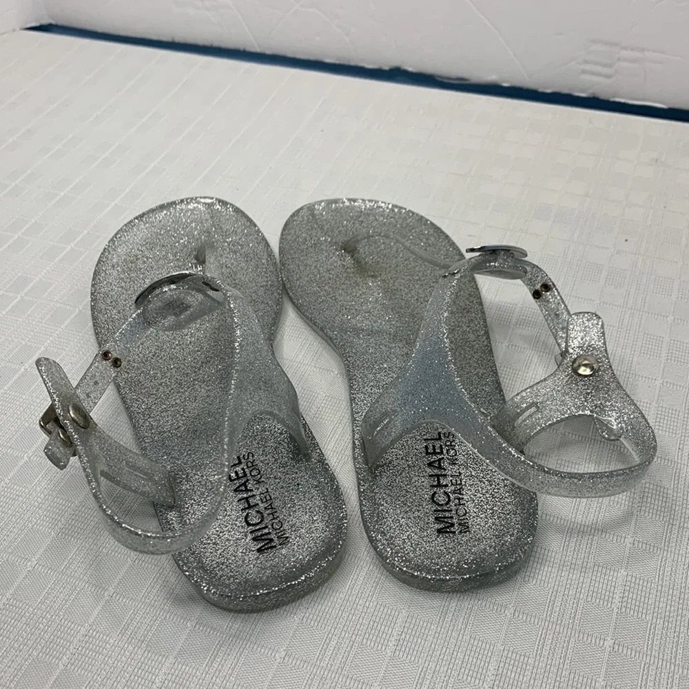 MICHAEL KORS Jelly PVC Thong Sandal MK Logo Plate Matte Silver